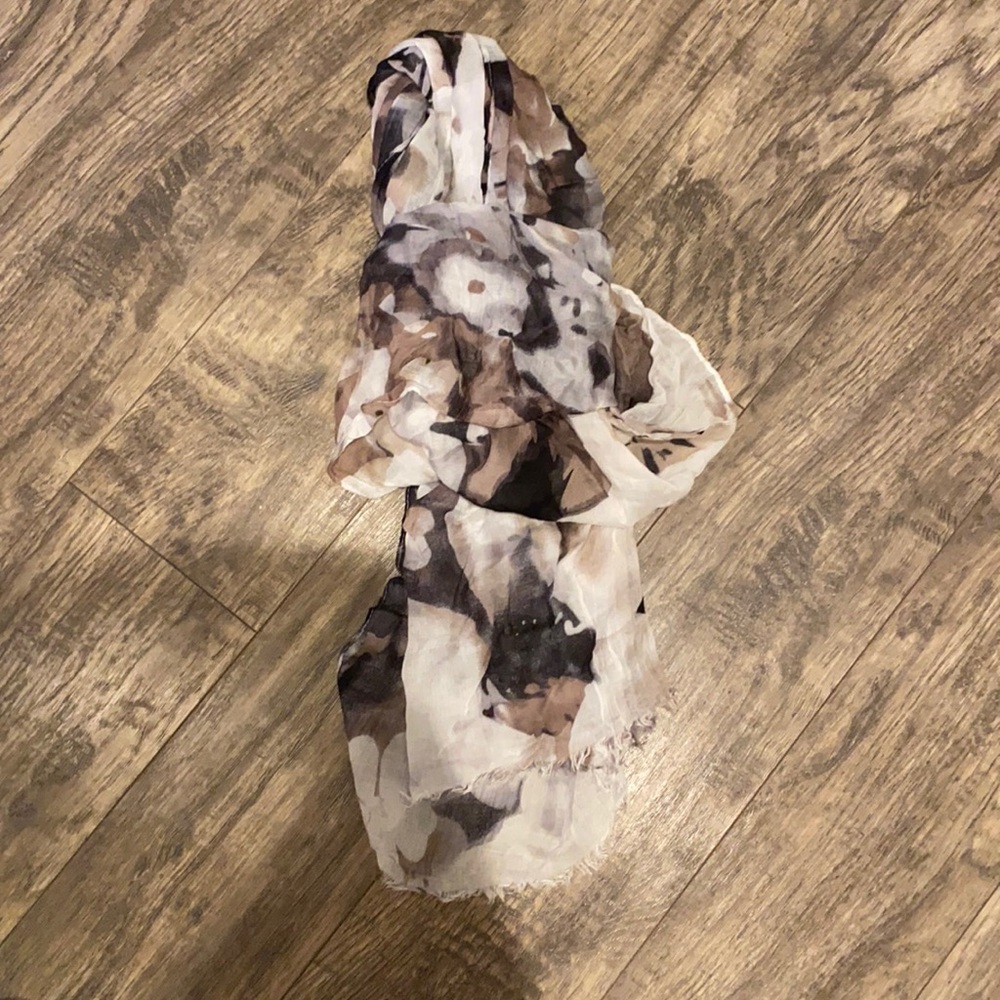Beautiful women’s scarf